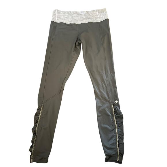Lululemon Lavender Gray Everlux Leggings, Zipper Pocket, Size 10 - Picture 3 of 7